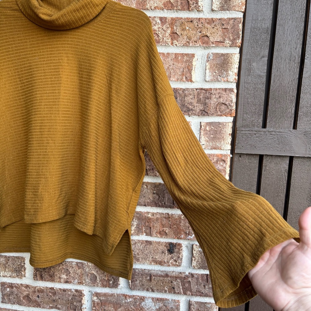 FREE PEOPLE Movement Cant Handle This High Atlas Ribbed BellSleeve Turtleneck - Picture 3 of 6